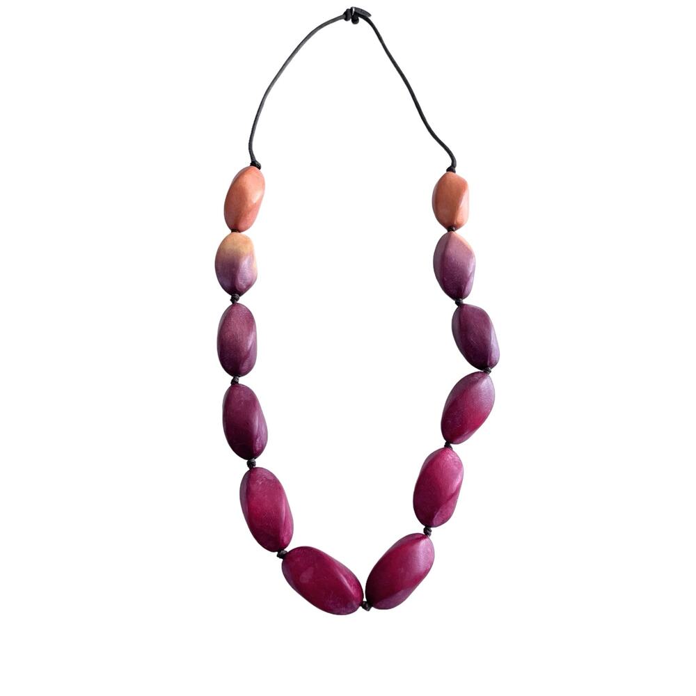 Sylco red orange ombre oval wood bead neclace NWOT